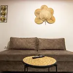 מלון Lalun Aparts גולם