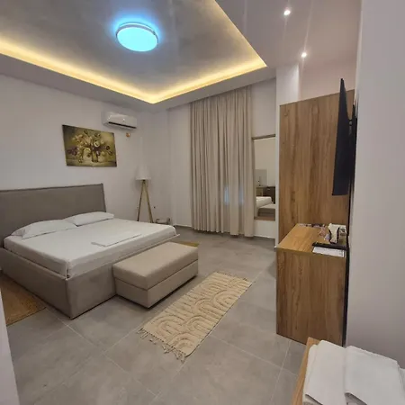 Lalun Aparts Golem (Tirana)