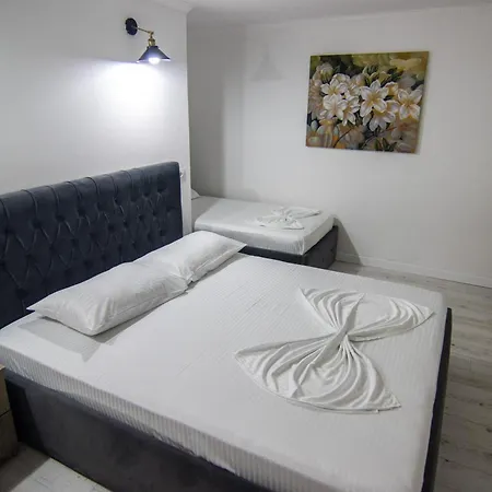 Hotel Lalun Aparts *