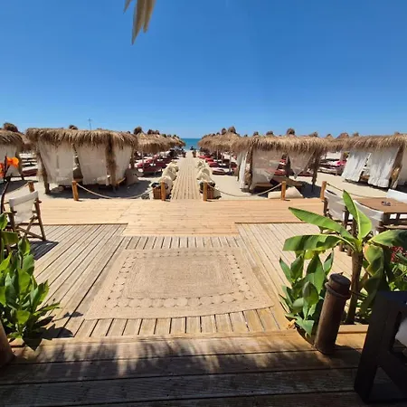 Lalun Aparts * Golem (Tirana)