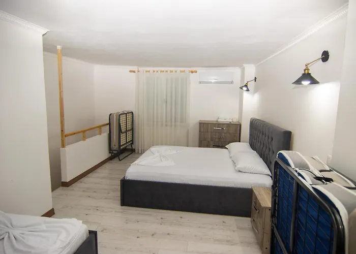 Hotel Lalun Aparts *
