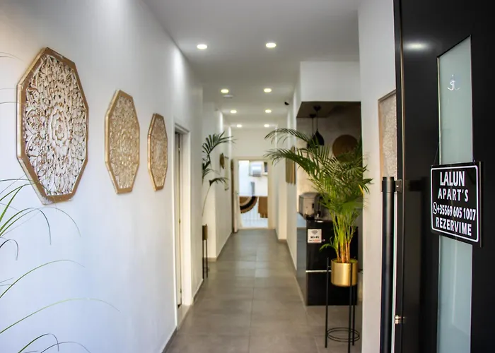 Lalun Aparts غوليم