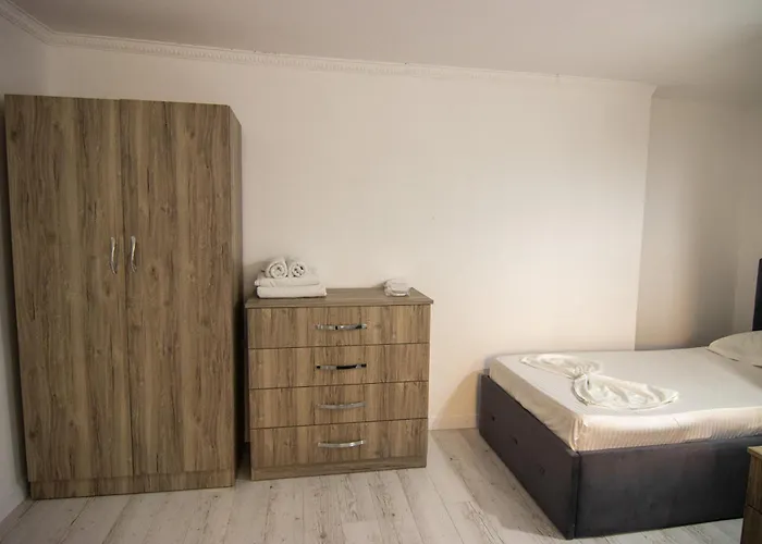 Lalun Aparts فندق