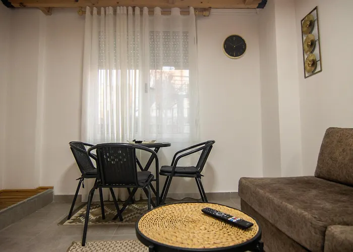 Lalun Aparts غوليم