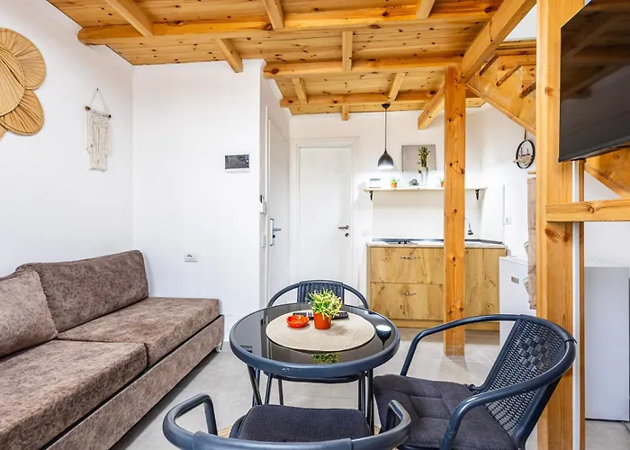 Lalun Aparts غوليم