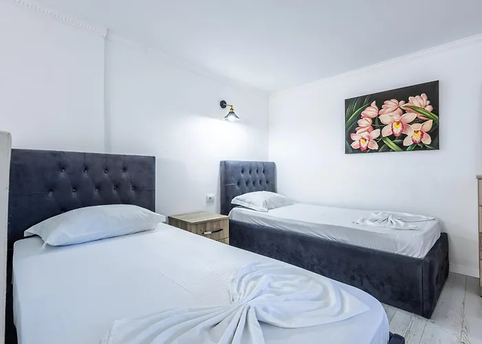 Lalun Aparts غوليم